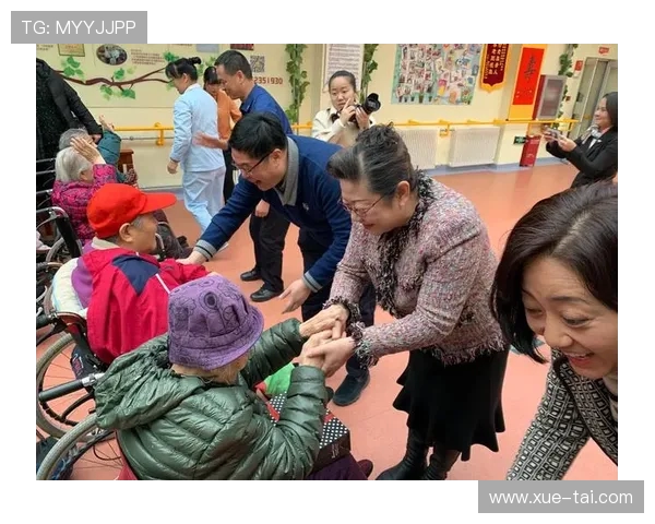 马赛足球队关爱行动 收养百名老人传递温暖与爱心 马赛足球队关爱行动 收养百名老人传递温暖与爱心