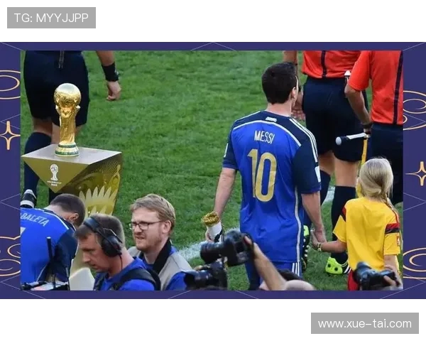 1998年世界杯巴西队的辉煌与遗憾：从冠军梦到决赛失落的背后故事